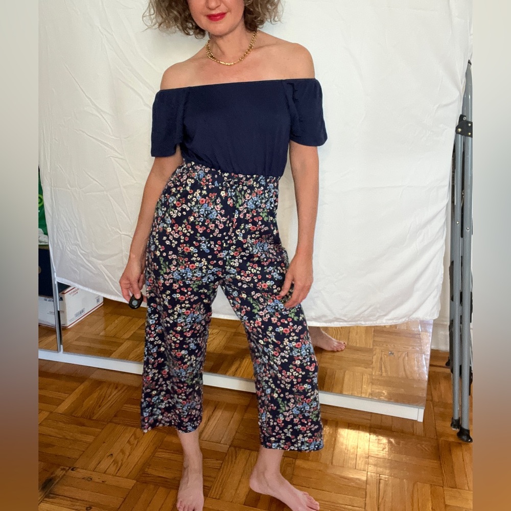 Vintage Floral 90s Trixxi girl on/off shoulder jumpsuit. Size small